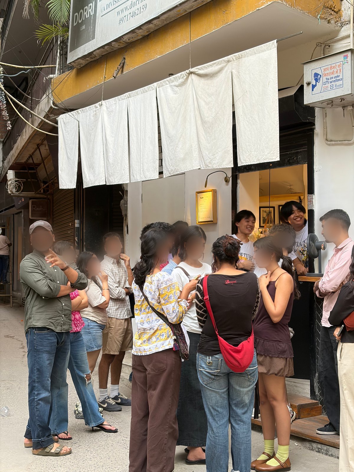 kaala cafe queue